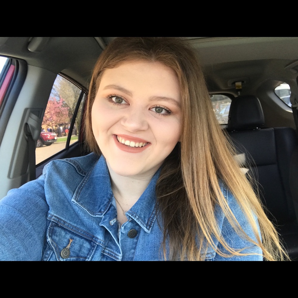 Meet your Posher, Claire